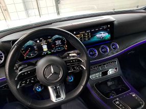 Mercedes-Benz E - 2022