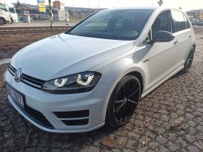 Volkswagen Golf - 2017
