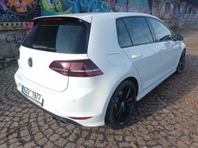 Volkswagen Golf - 2017