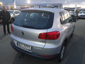 Volkswagen Tiguan - 2012