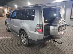 Mitsubishi Pajero - 2009