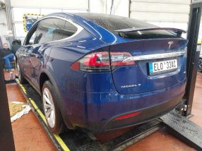 Tesla Model X - 2016