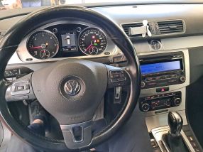 Volkswagen Passat - 2011