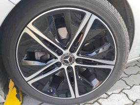 Mercedes-Benz B - 2020