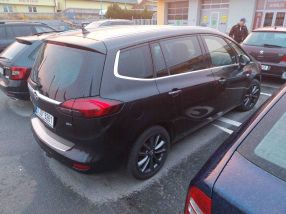 Opel Zafira Tourer - 2012