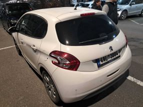 Peugeot 208 - 2015