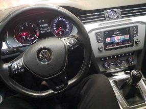 Volkswagen Passat - 2015