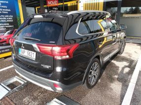 Mitsubishi Outlander - 2016