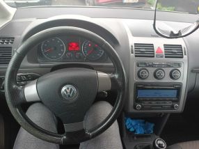 Volkswagen Touran - 2009