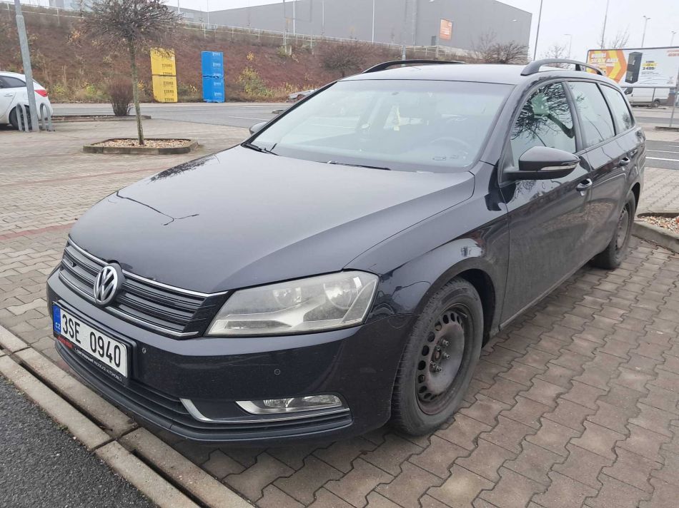 Volkswagen Passat - 2011