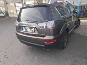 Mitsubishi Outlander - 2010