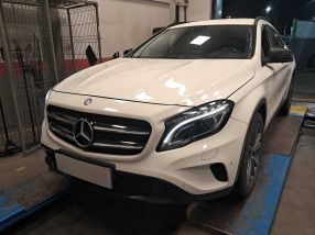 Mercedes-Benz GLA - 2016