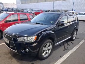 Mitsubishi Outlander - 2010