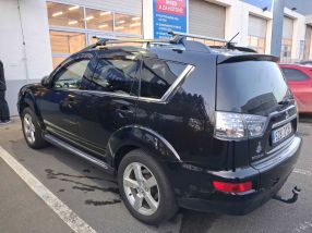 Mitsubishi Outlander - 2010