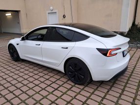 Tesla Model 3 - 2025