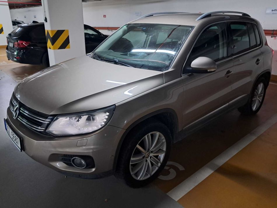 Volkswagen Tiguan - 2011