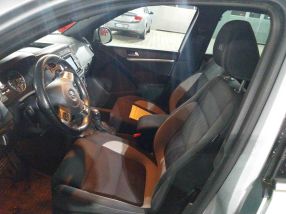 Volkswagen Tiguan - 2016