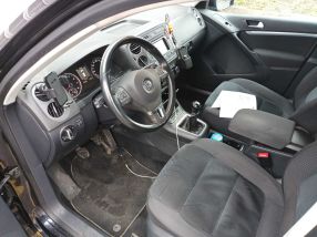 Volkswagen Tiguan - 2012