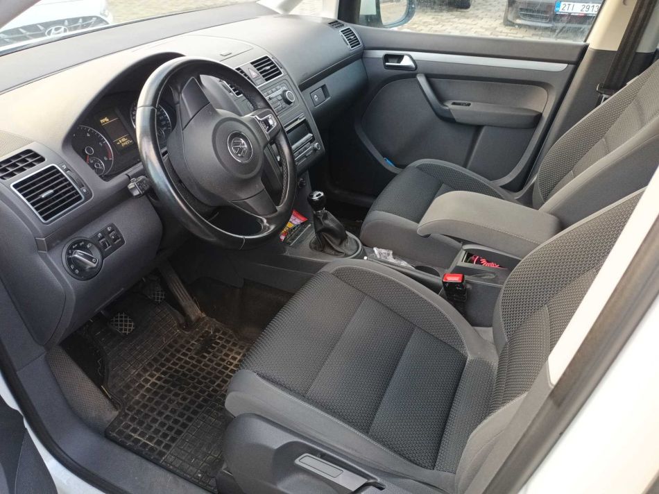 Volkswagen Touran - 2012