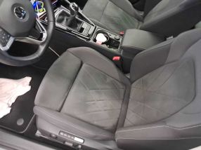 Volkswagen Golf - 2023