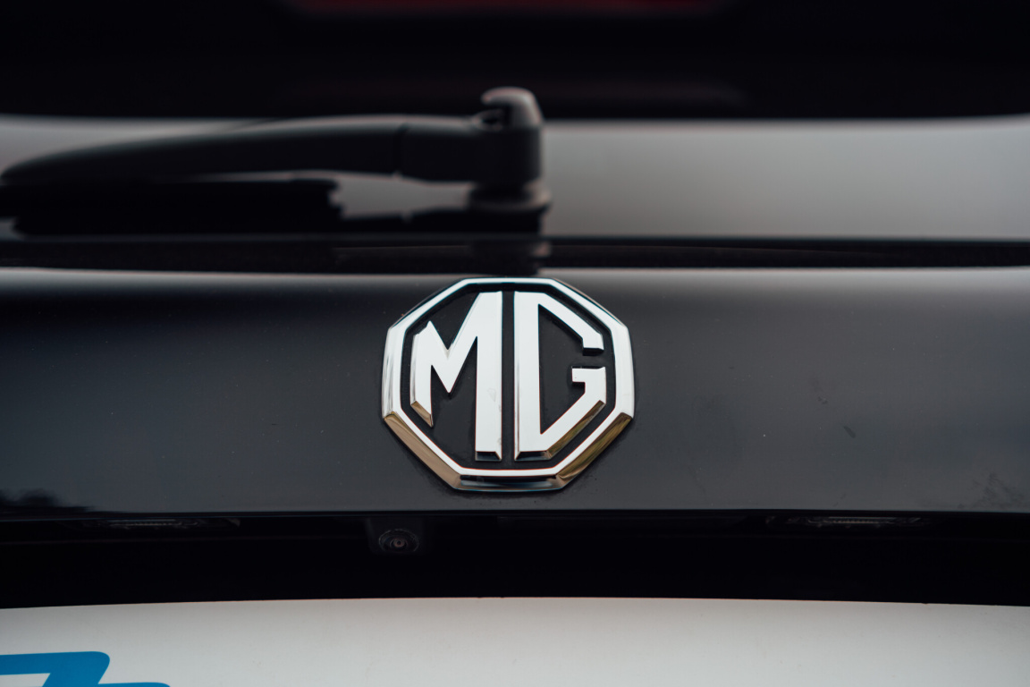 MG HS
