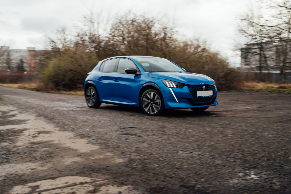 Peugeot e-208