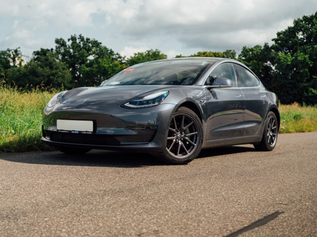Tesla Model 3 2019