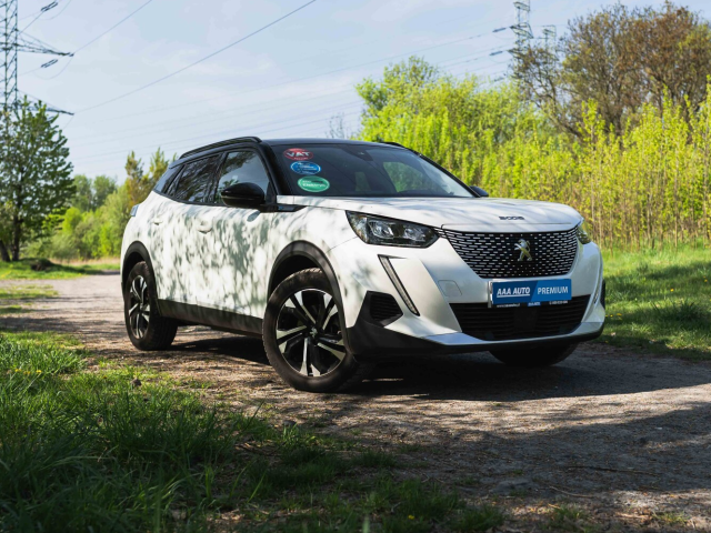 Peugeot e-2008 2022