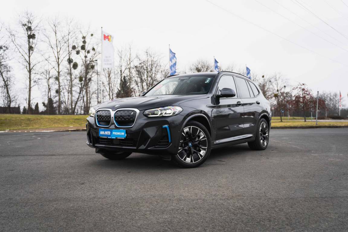 BMW iX3