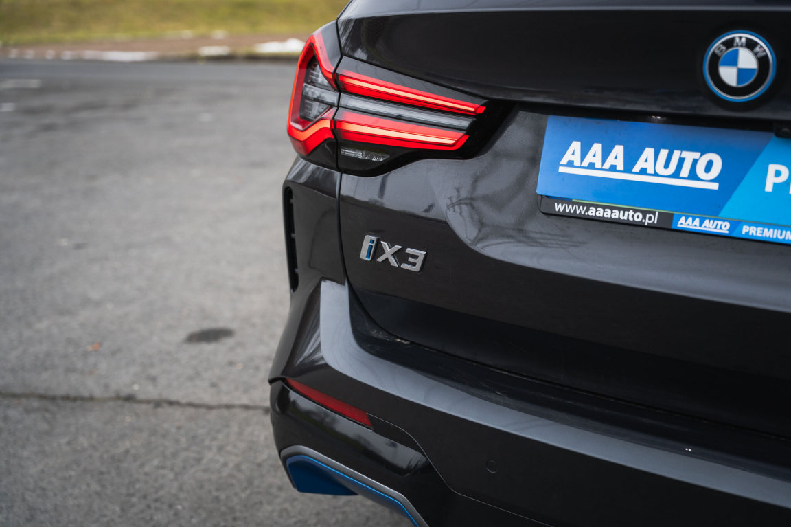 BMW iX3