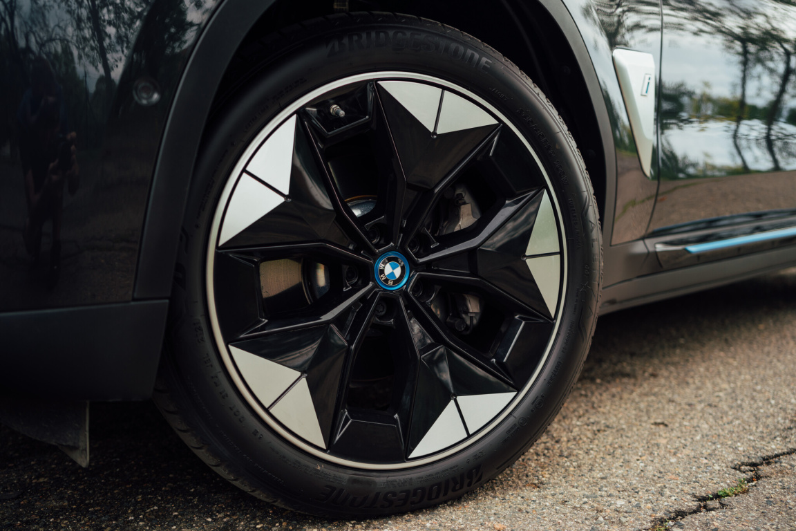 BMW iX3