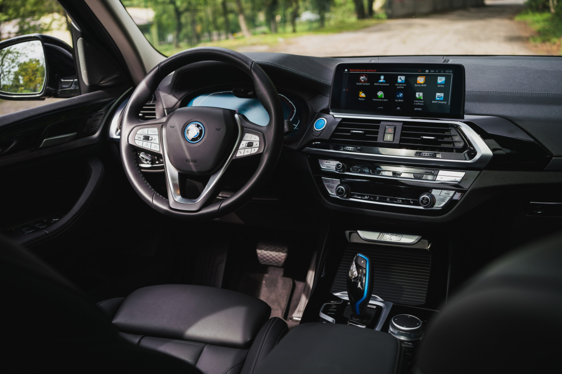 BMW iX3