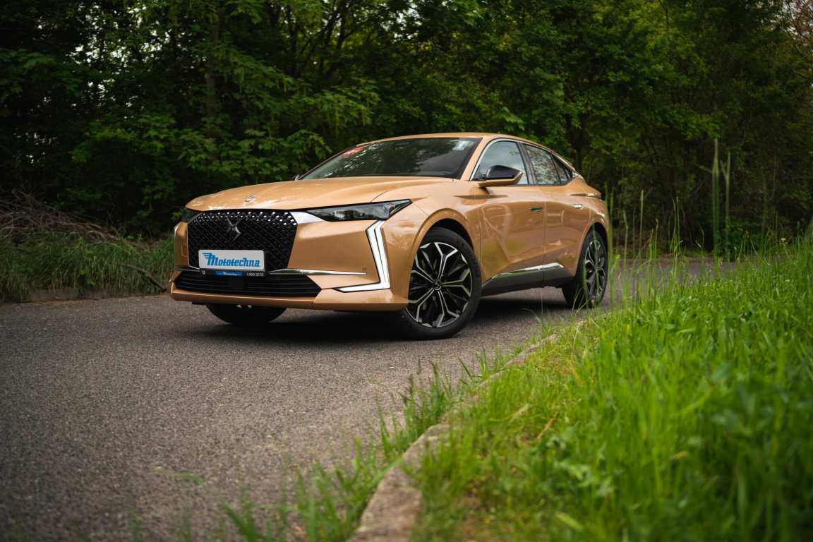 DS 4