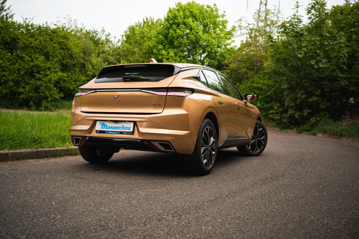 DS 4