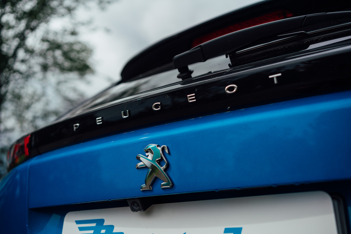 Peugeot e-2008