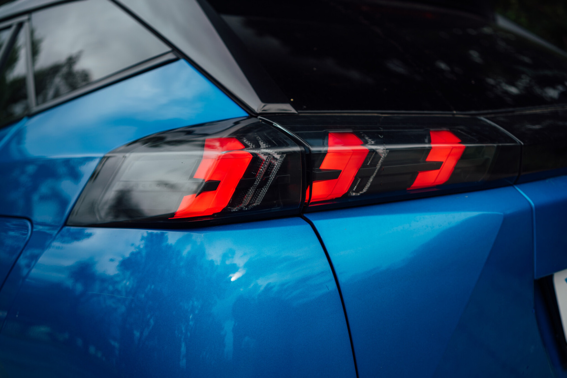 Peugeot e-2008