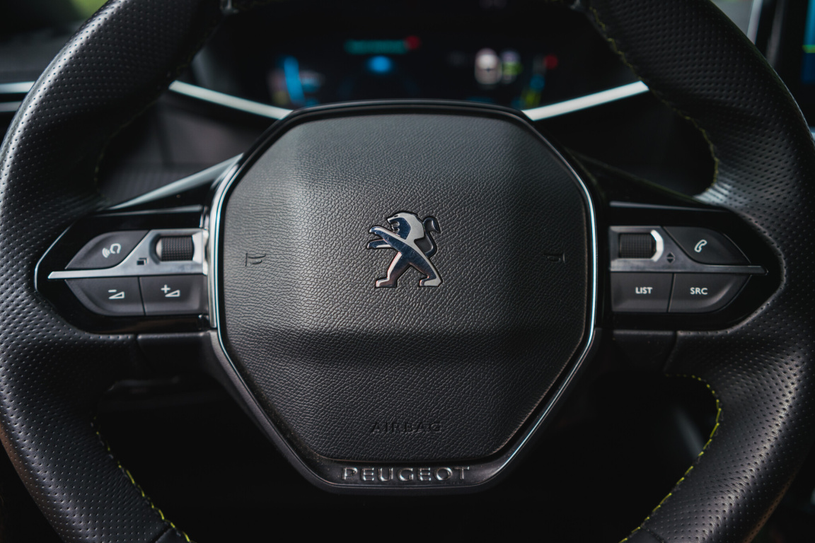 Peugeot e-2008