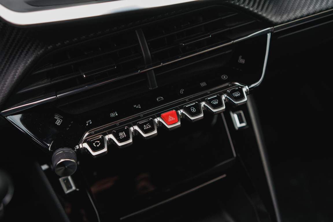 Peugeot e-2008