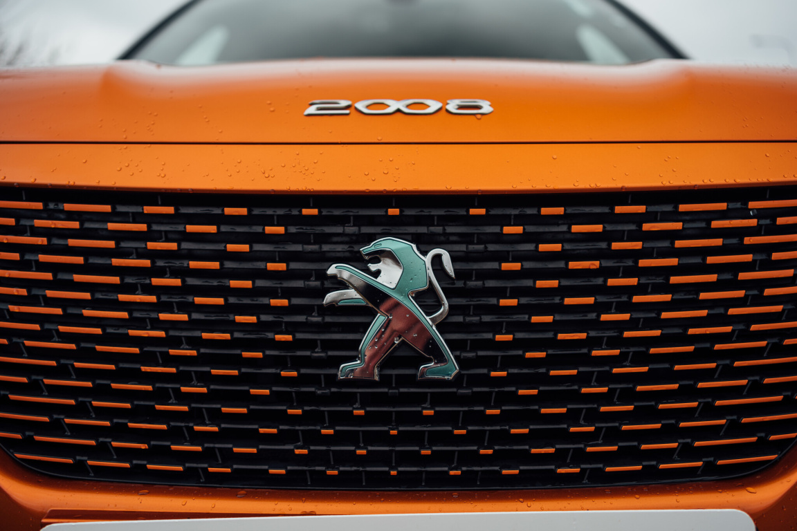 Peugeot e-2008