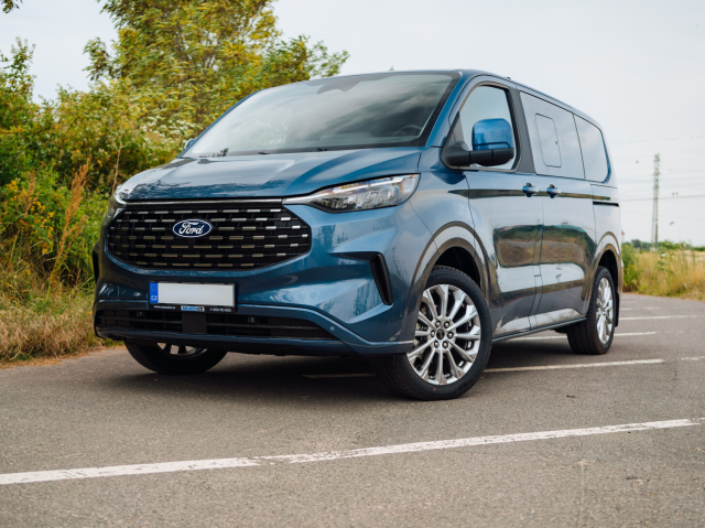 Ford Tourneo Custom 2025