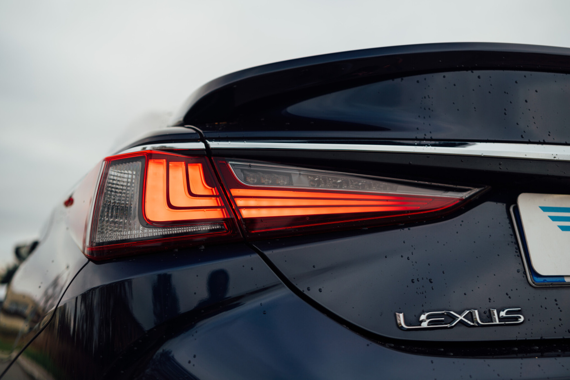 Lexus ES