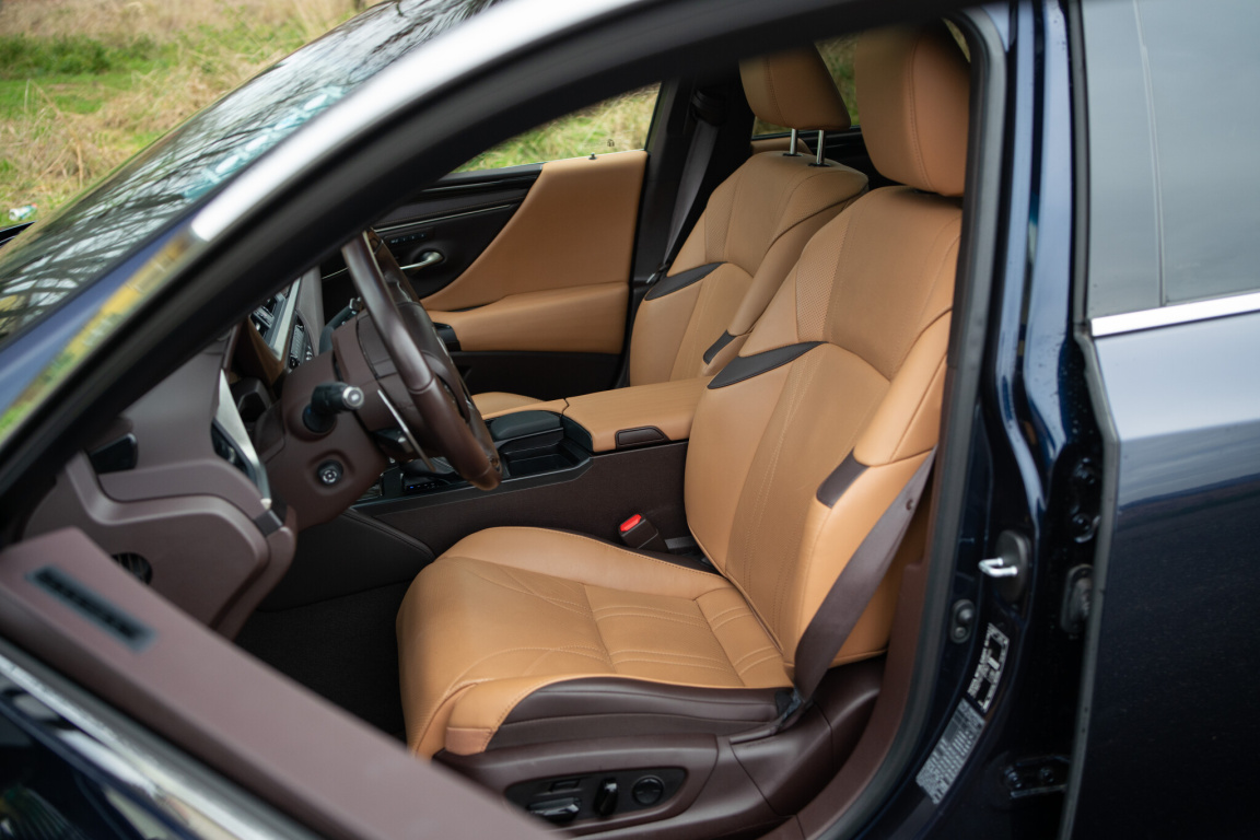 Lexus ES