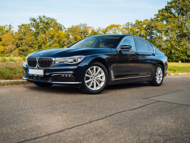 BMW 7 2016