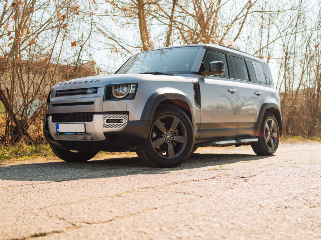 Land Rover Defender 2022