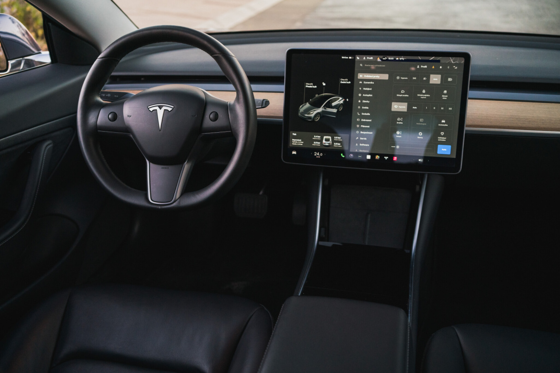Tesla Model 3 Std Range Plus 52kWh