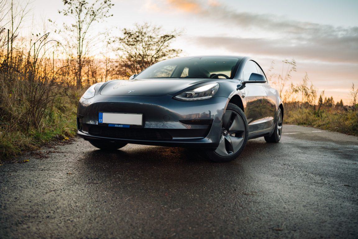 Tesla Model 3 Std Range Plus 52kWh