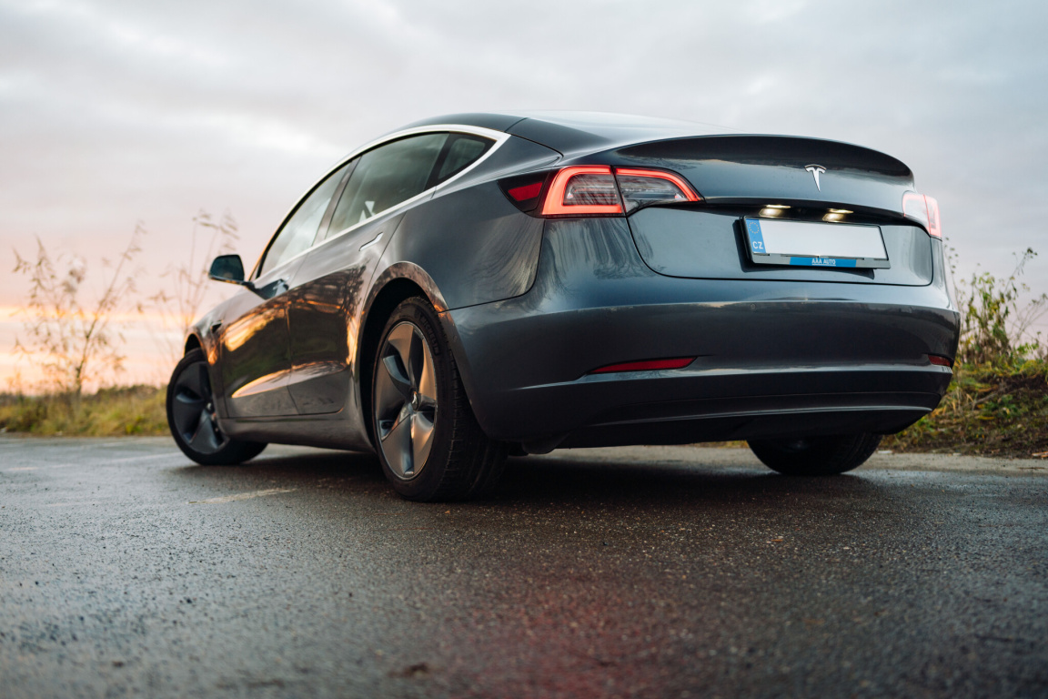 Tesla Model 3 Std Range Plus 52kWh