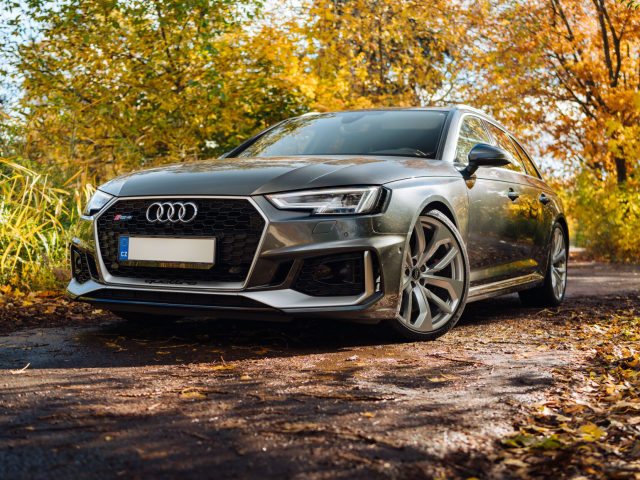 Audi RS4 2019