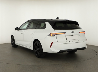 Opel Astra - 2024