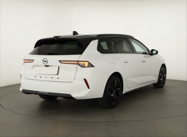 Opel Astra - 2024